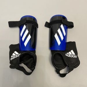 Adidas kids soccer shin guards size small